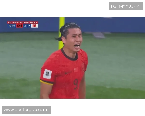 中国足球明星专访：谈背后的艰辛与梦想如何成就今天的辉煌