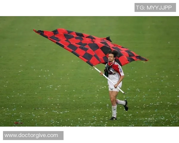 传奇前锋因扎吉：从米兰神话到足球历史的永恒印记