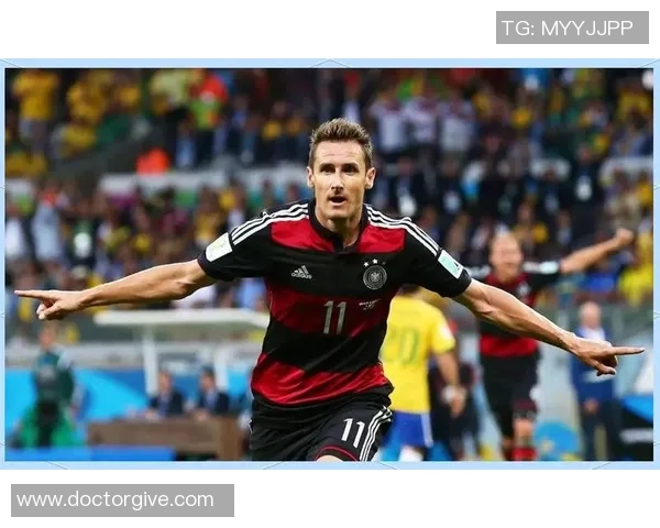 天下足球：那些传奇球星的最后一战与告别时刻